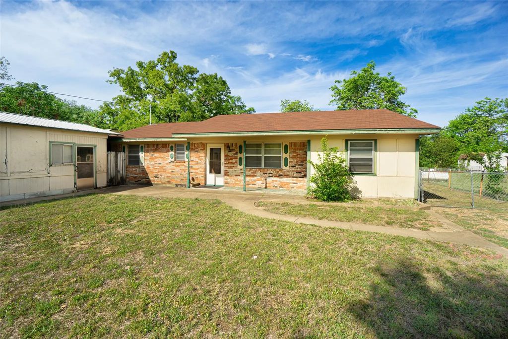22330 State Highway 64, Canton