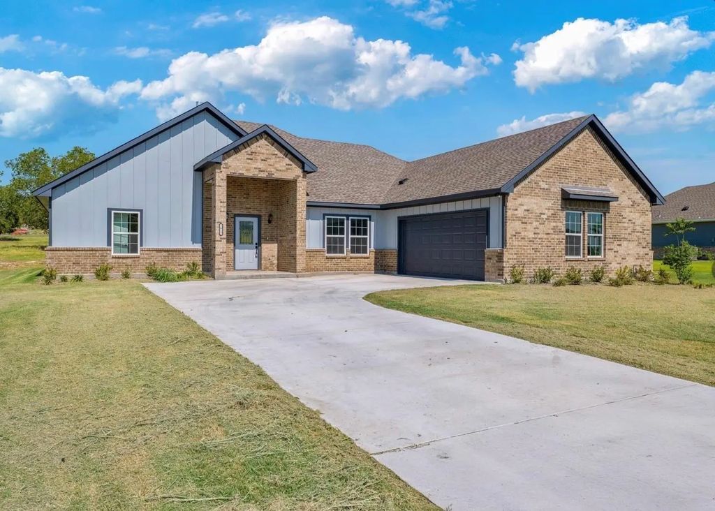 1013 Don Eve Court, Azle