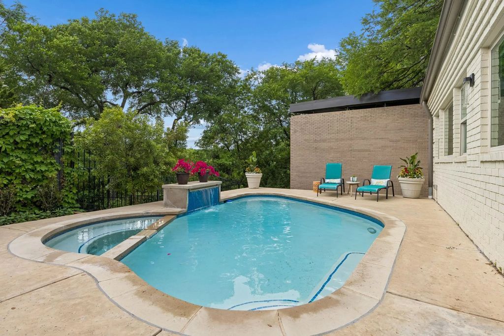 2001 Saint Charles Place, Fort Worth