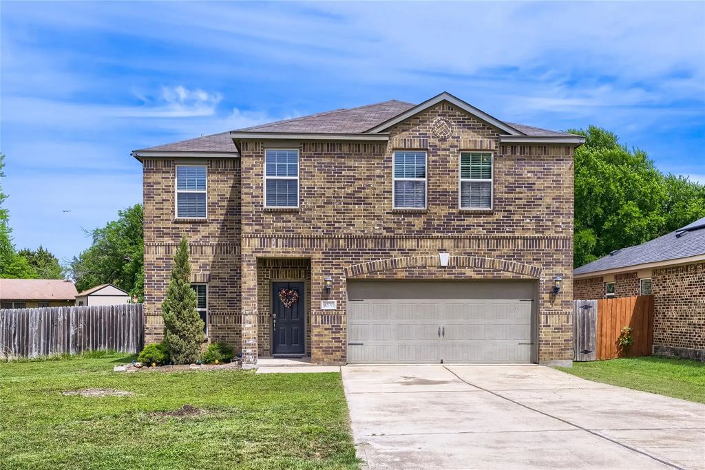 1200 Oak Creek Drive, Hutchins