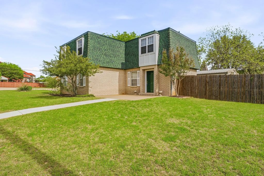 302 Hill Street, Glen Rose
