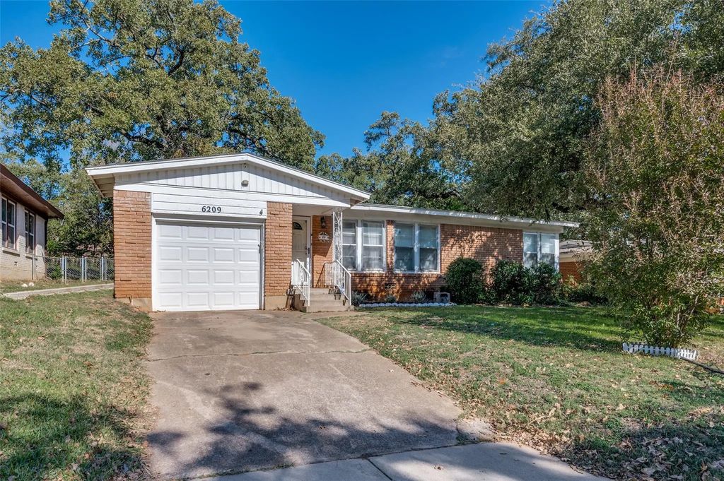 6209 Woodbine Drive, Fort Worth
