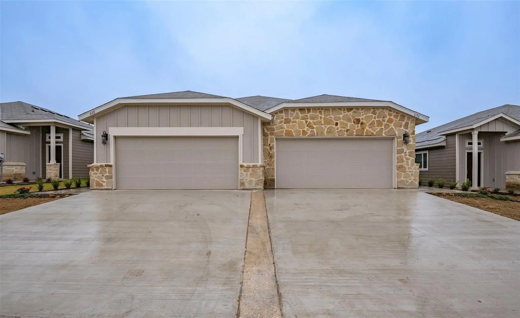 656 Wheatfield Drive, Venus
