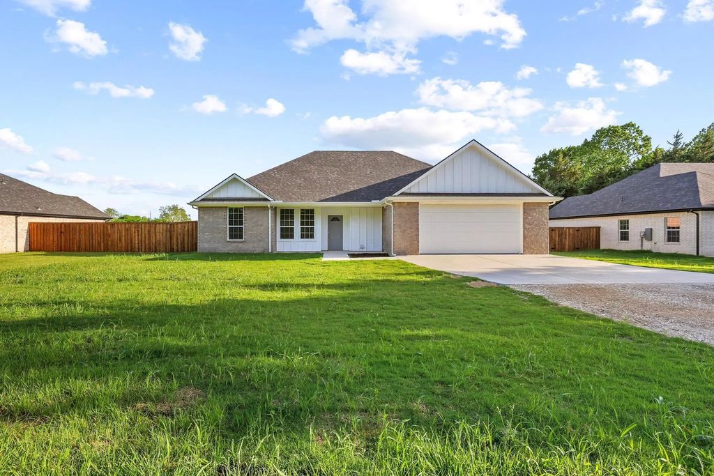903 W Cardinal Street, Ector