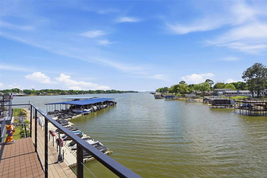 134 Marina Drive, Mabank