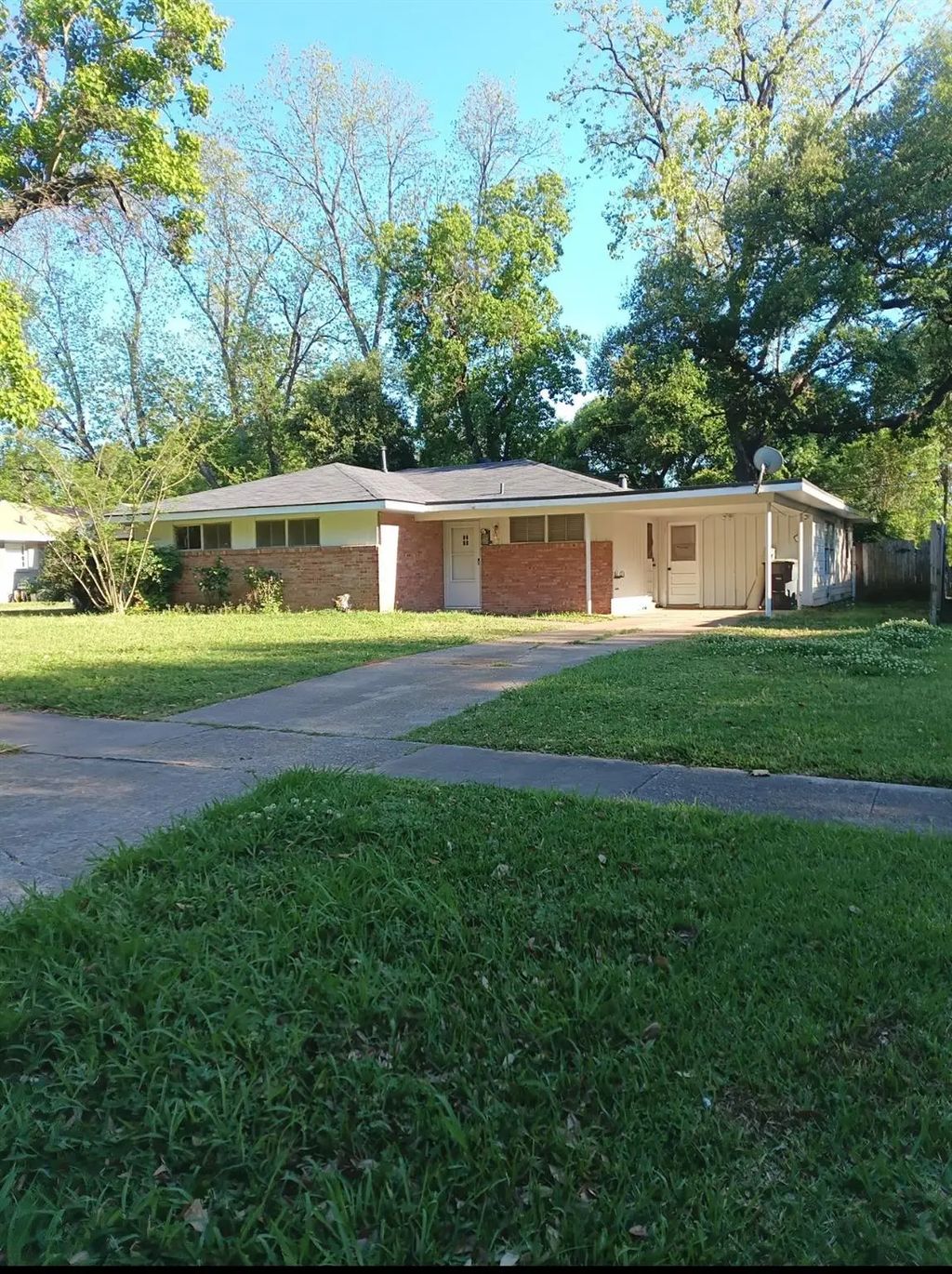 843 E River Road, Shreveport