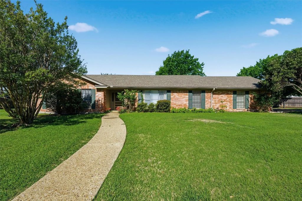 9321 Tree Lake Drive, Waco