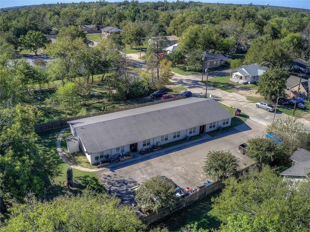214 Locust Street S, Sulphur Springs