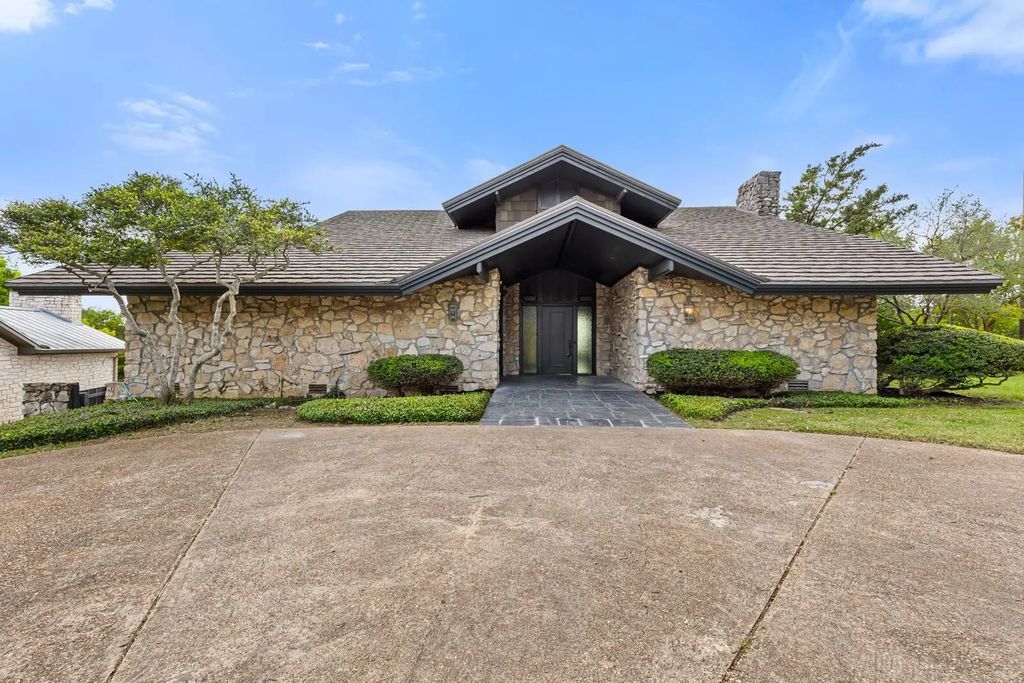 1188 Windwood Lane, Woodway