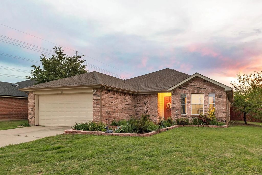 3709 Allison Drive, Denton
