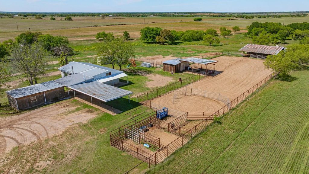 1301 County Road 440, De Leon