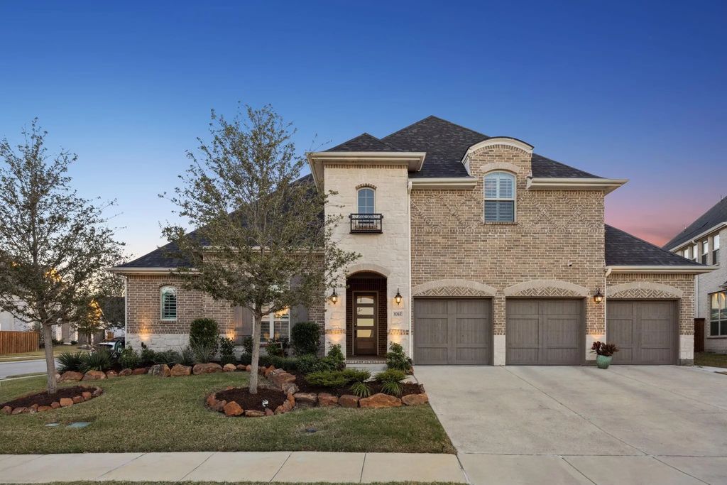 8365 Western, The Colony