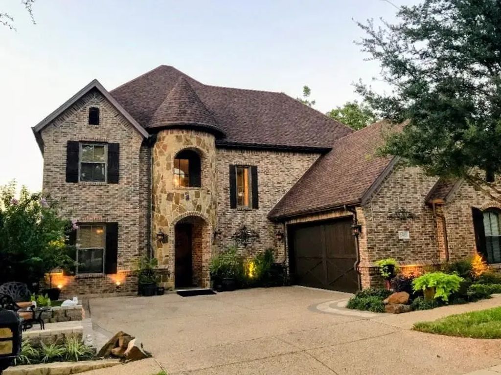 6401 Vintage Lake Drive, Arlington