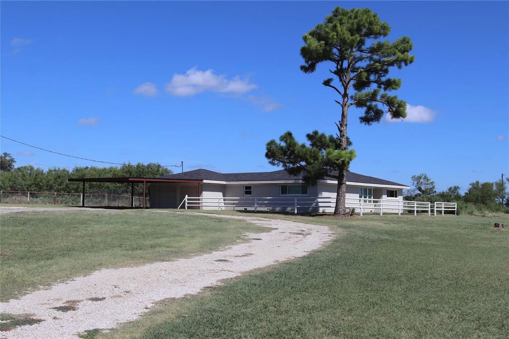 220 Us Highway 380 W, Jacksboro