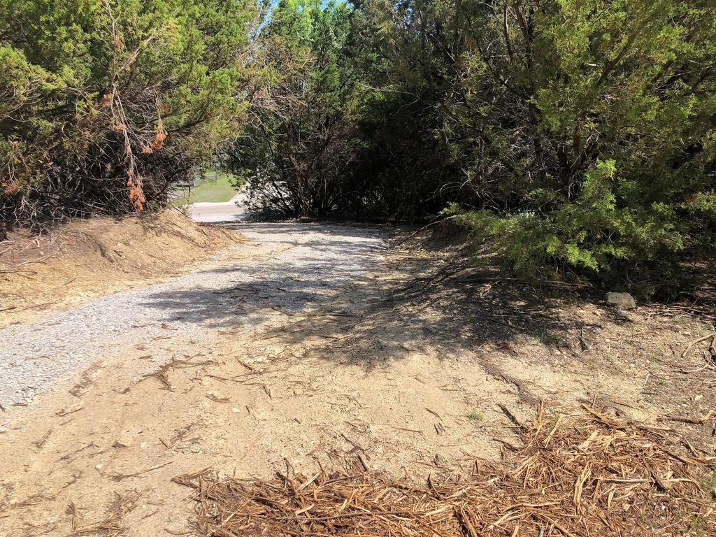 1408 Robyn Road, Azle