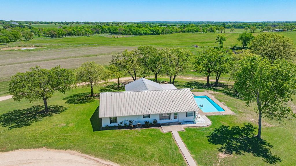 802 Private Road 1675, Stephenville