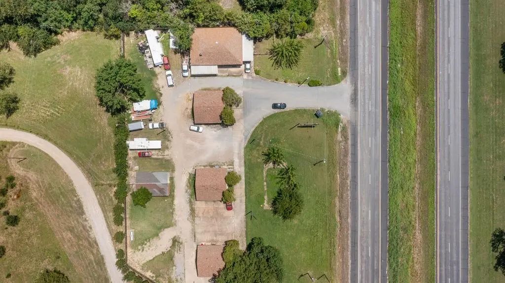 2070 N Us Hwy 69, Denison