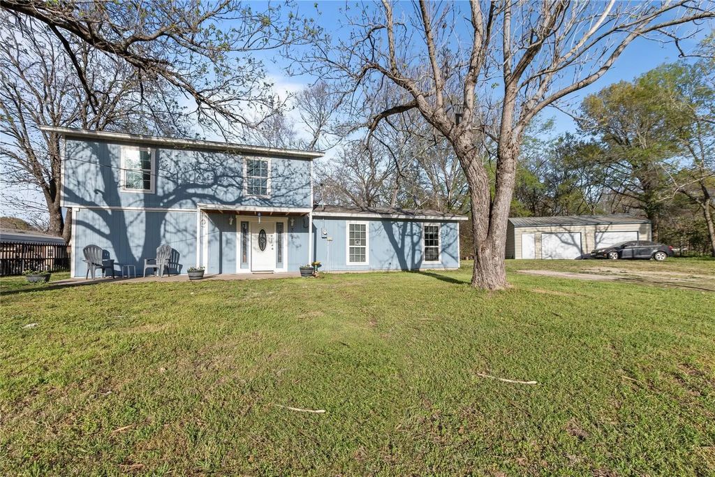 303 Whispering Oaks Trail, Payne Springs