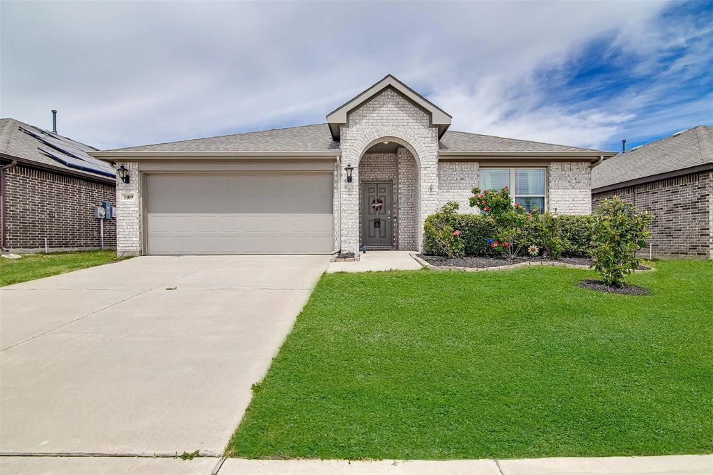 1109 Nighthawk Trail, Alvarado