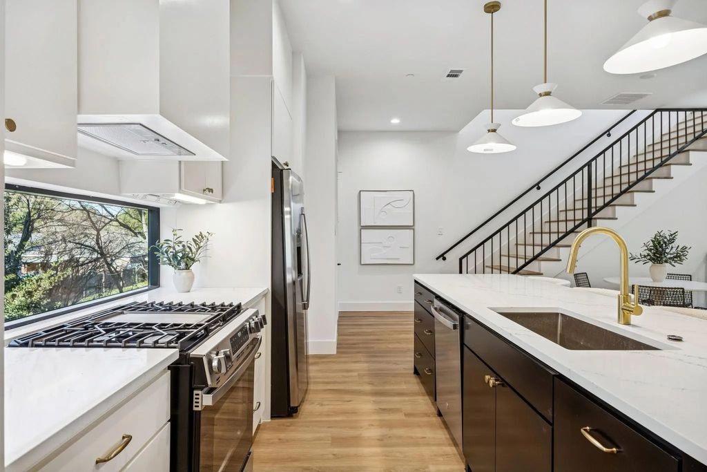 2147 Mail Avenue 103, Dallas