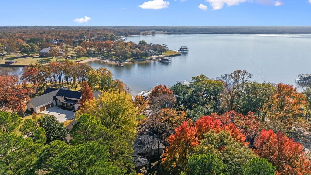 203 Shoreline Drive, Star Harbor