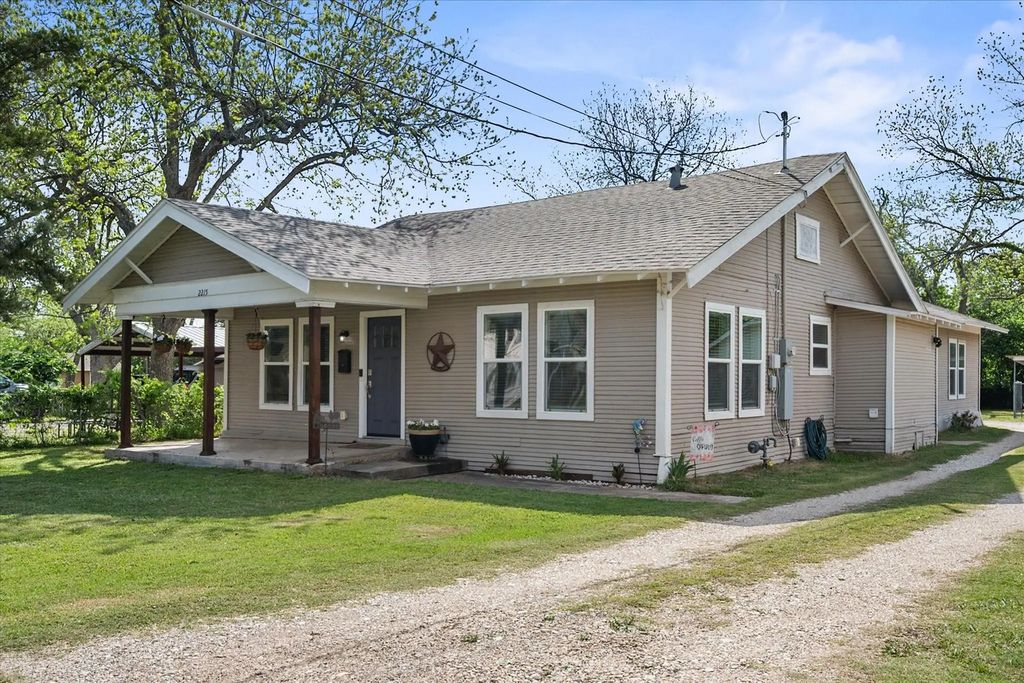2215 W Park Row Boulevard, Corsicana