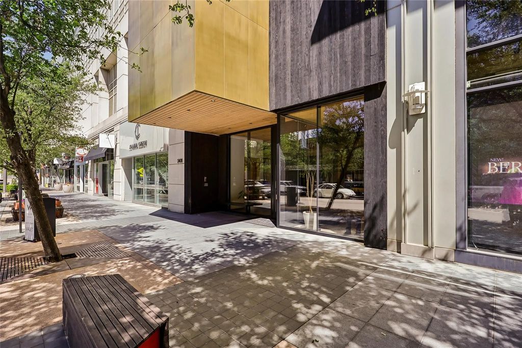 2408 Victory Park Lane 832, Dallas