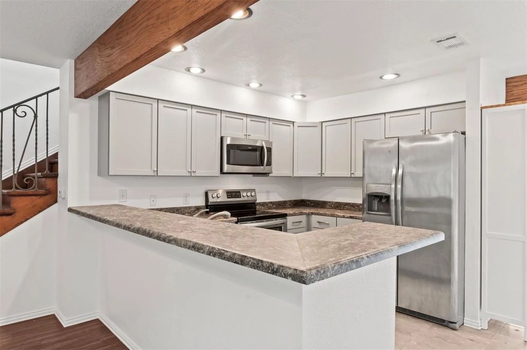 921 Bradleys Bend, Tool