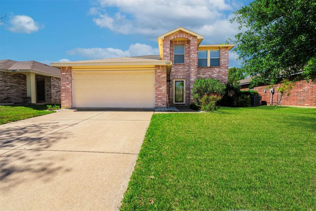 5209 Prestwick Drive, Fort Worth