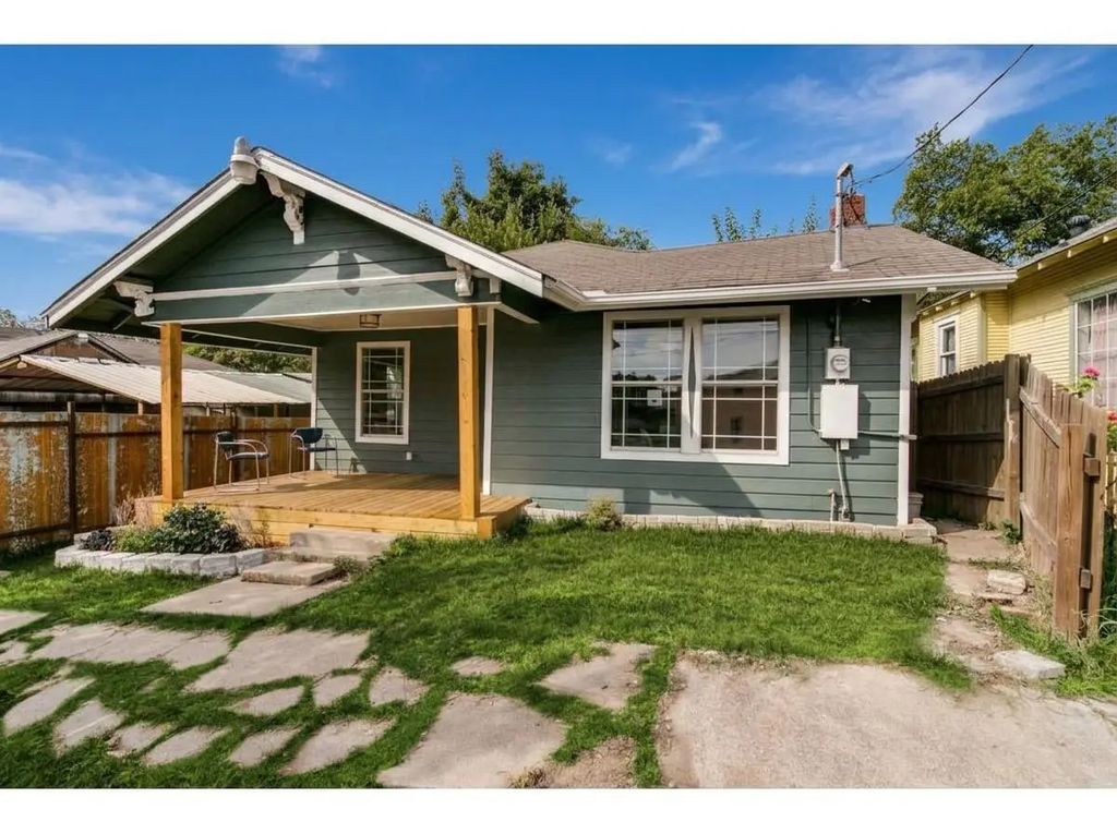 126 Neches, Dallas