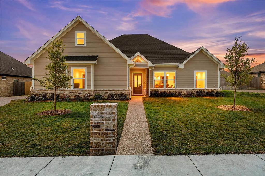 929 Northern Dancer Drive, Hewitt