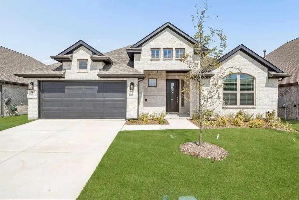 1206 Burney Court, Forney