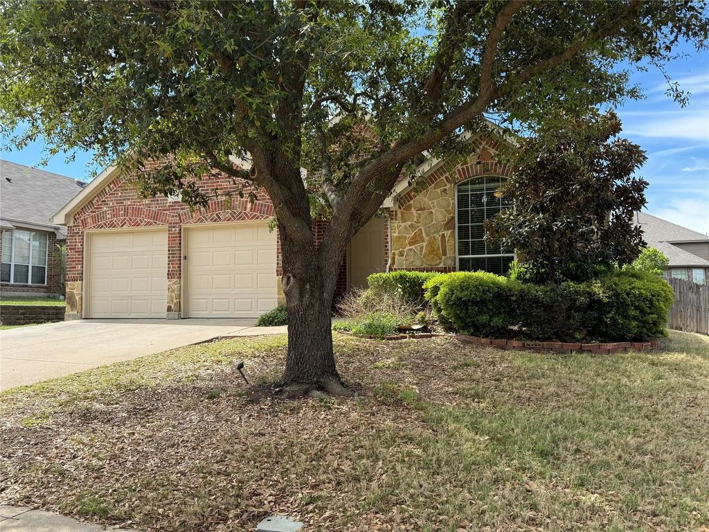 108 Cole Street, Forney