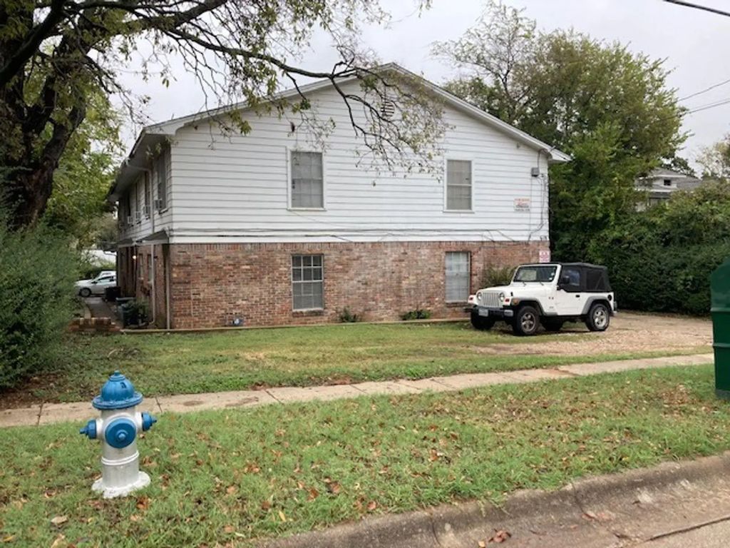 618 W Sycamore Street, Denton