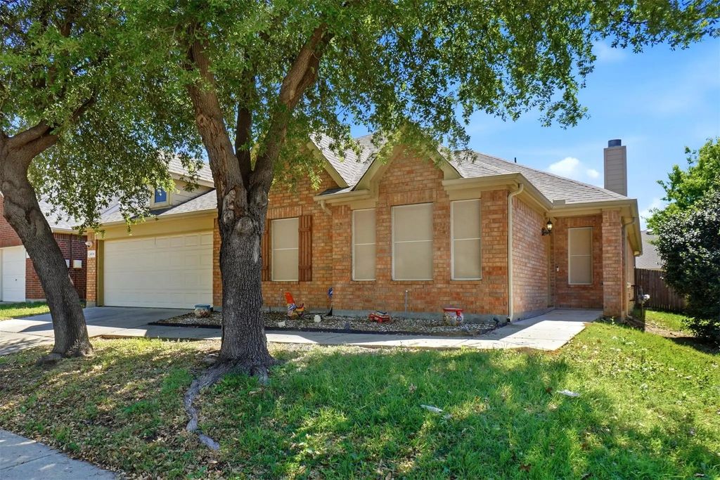 4856 Carrotwood Drive, Fort Worth