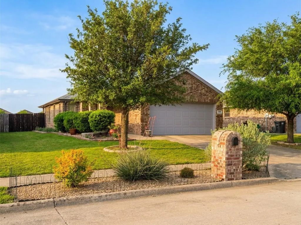 120 Chalk Road, Anna