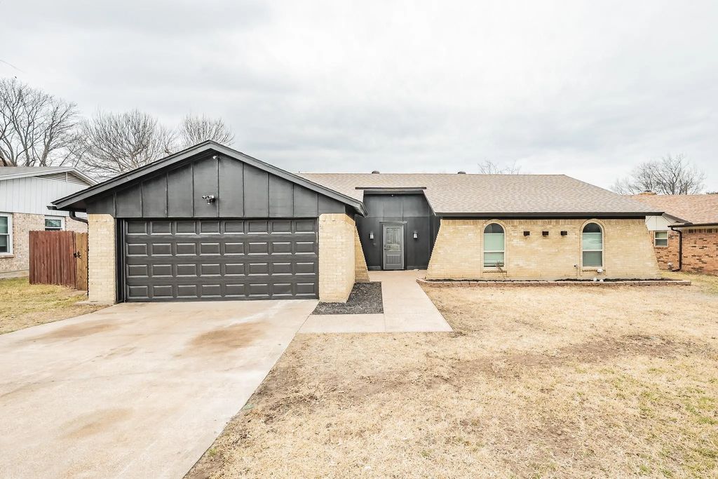 8409 Glenann Drive, North Richland Hills