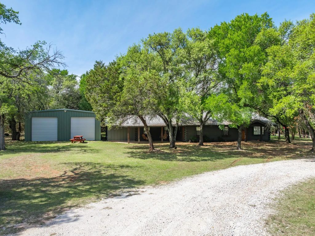2731 Garrett Lane, China Spring