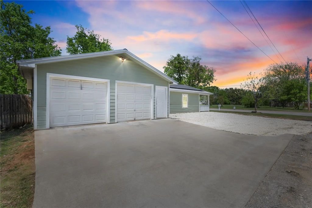 900 Bosque, Meridian