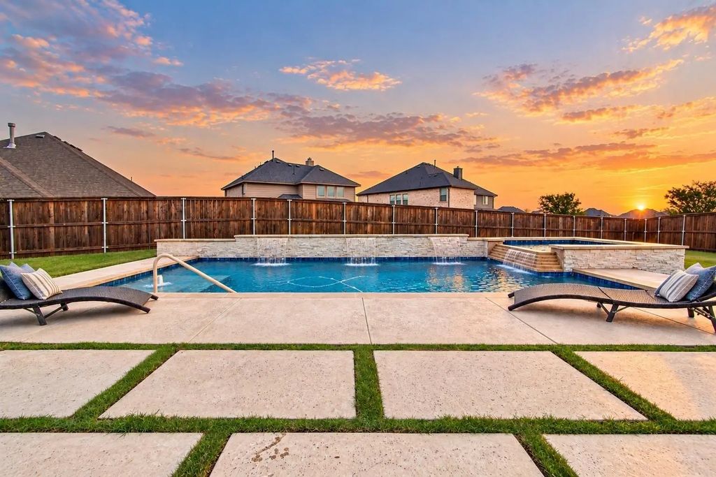 1627 Banded Ledge Drive, Mansfield