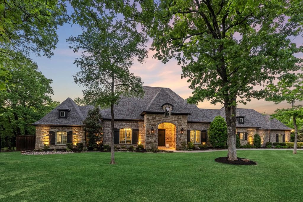 521 W Waters Edge Way, Oak Point