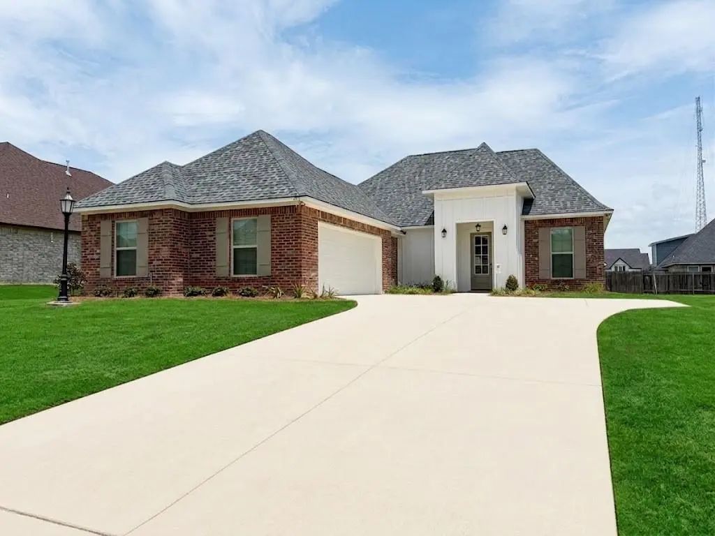 257 Woodcrest Drive, Stonewall