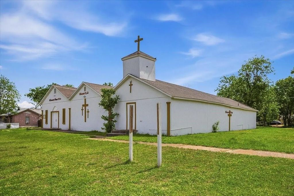 1700 E Davis Avenue, Fort Worth