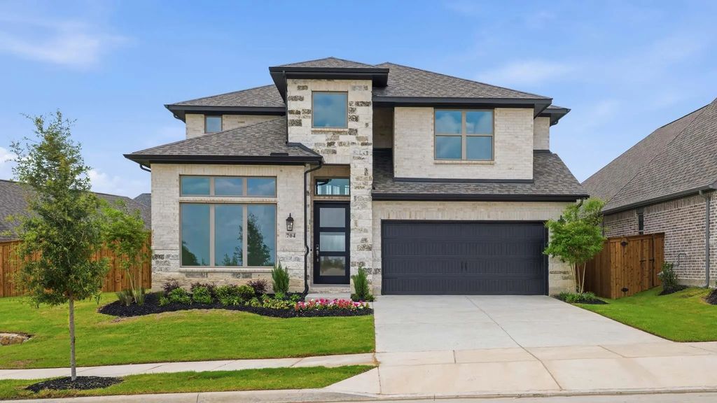704 Duke Lane, Celina