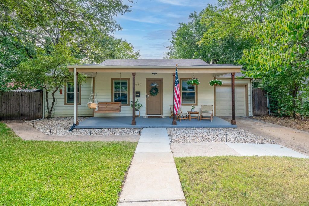 2017 Bluebonnet Drive, Fort Worth