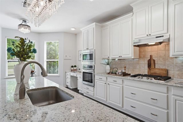 913 Royal Oaks Drive, McKinney