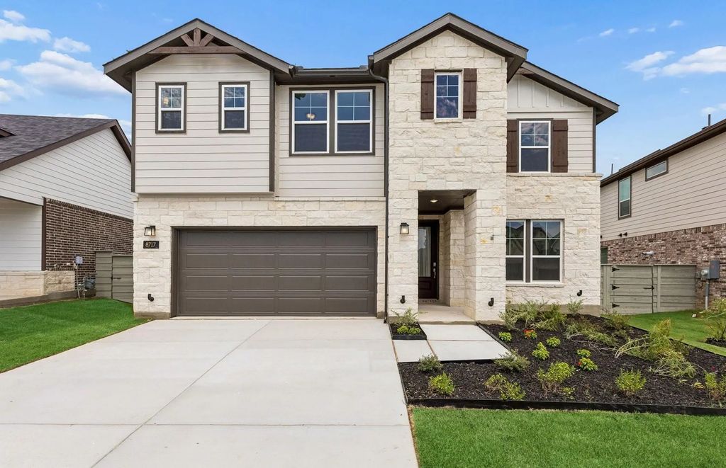 8717 Leafy Lane, Justin