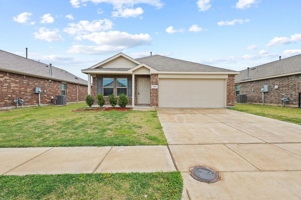 2604 Spring Time Drive, Ennis
