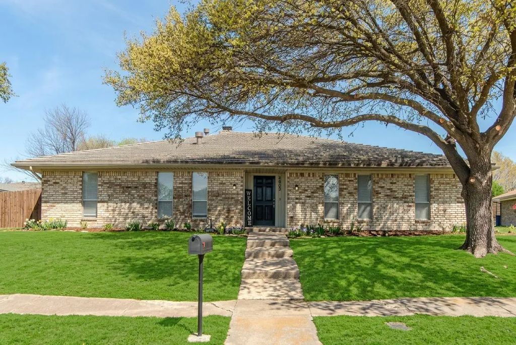 5902 Fawn Valley Lane, Rowlett