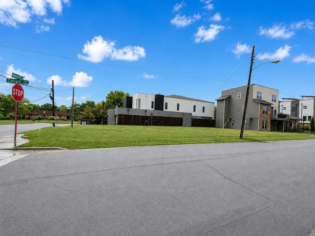 2111 Annex Avenue, Dallas
